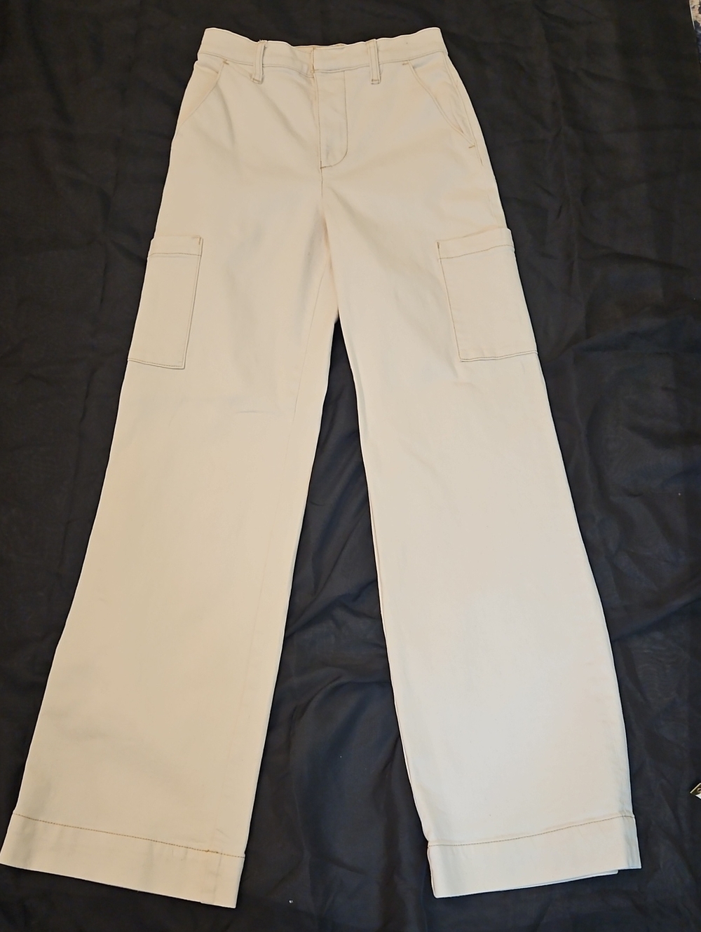 Joe's Jeans Ecru Cargo Jean. Size 25.